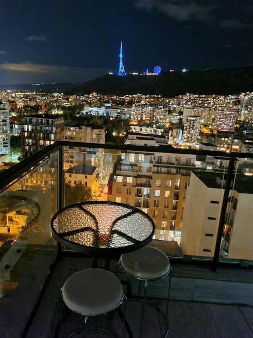 Panoramic Terrace One Bedroom Tbilisi Exterior photo